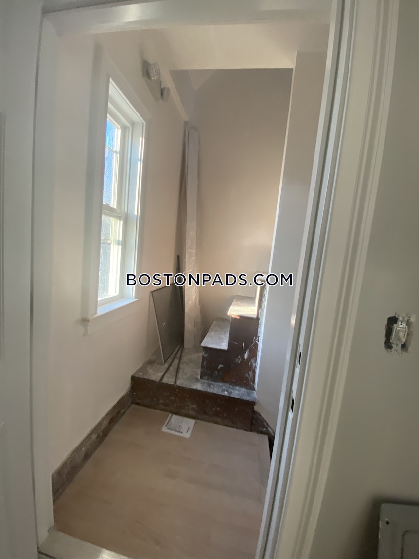 BOSTON - NORTH END - 1 Bed, 1 Bath - Image 5