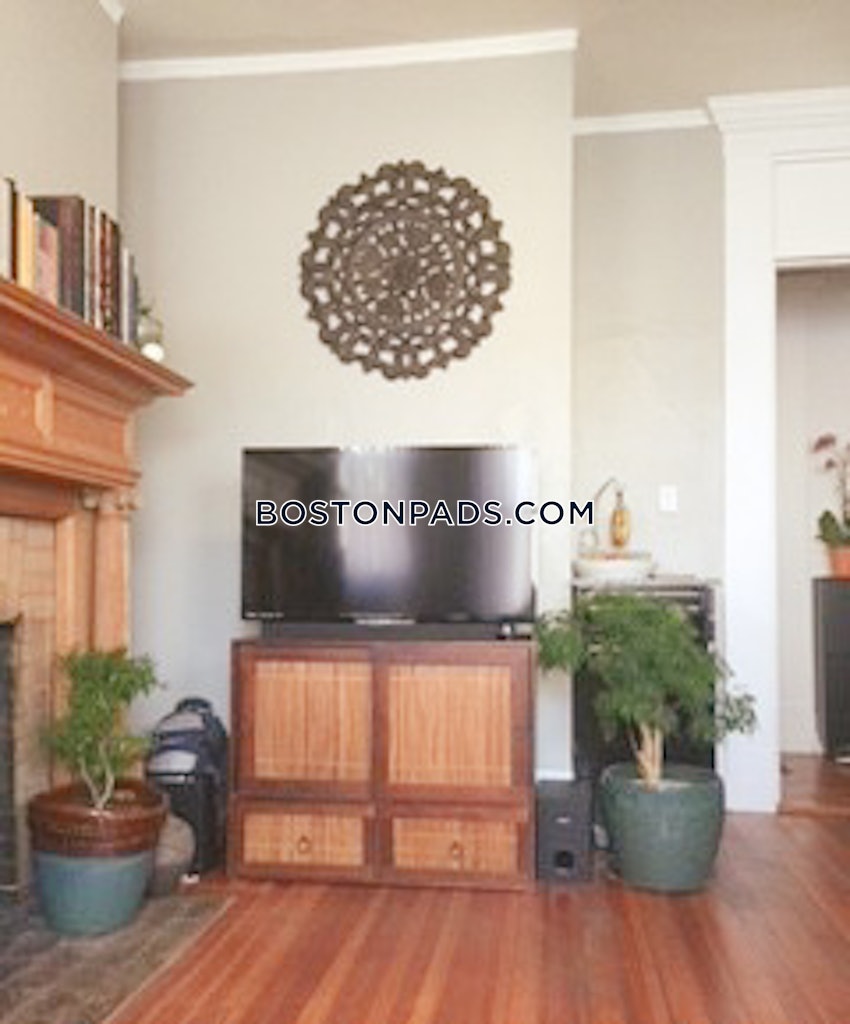 CAMBRIDGE - HARVARD SQUARE - 1 Bed, 1 Bath - Image 1