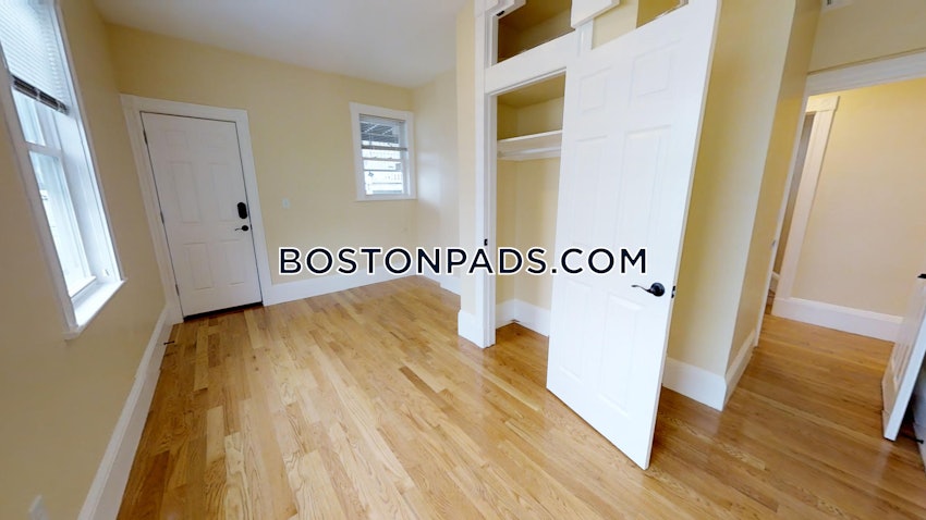 SOMERVILLE - DAVIS SQUARE - 4 Beds, 1.5 Baths - Image 6