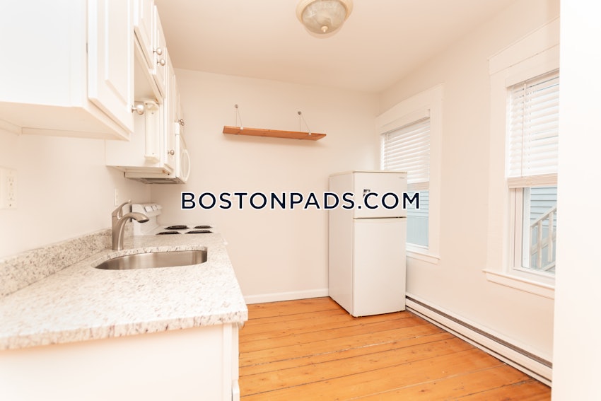 GLOUCESTER - 2 Beds, 1 Bath - Image 3