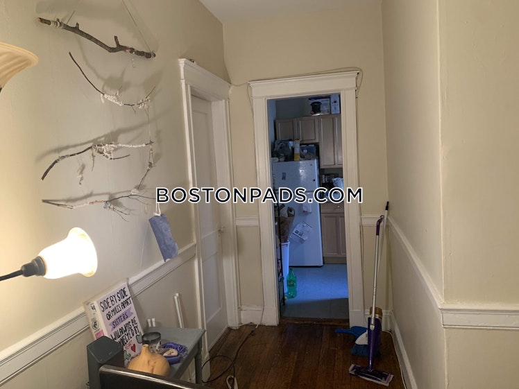 Commonwealth Ave., Boston