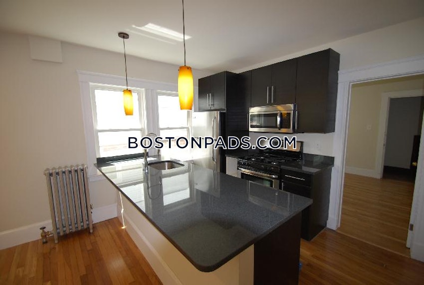 BOSTON - FORT HILL - 3 Beds, 1 Bath - Image 2