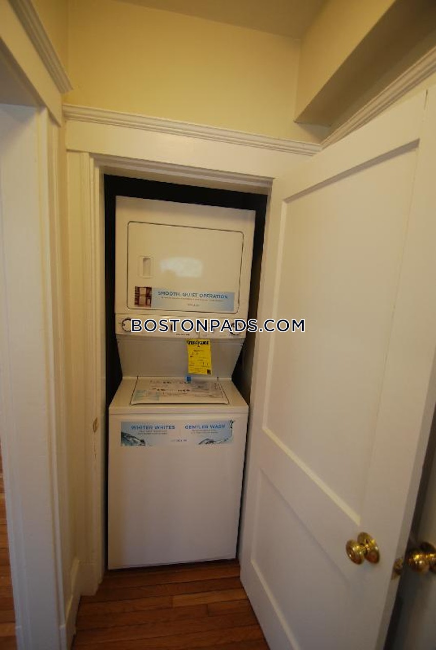 BOSTON - FORT HILL - 3 Beds, 1 Bath - Image 1