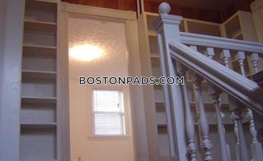 BOSTON - DORCHESTER - UPHAMS CORNER - 3 Beds, 1 Bath - Image 6