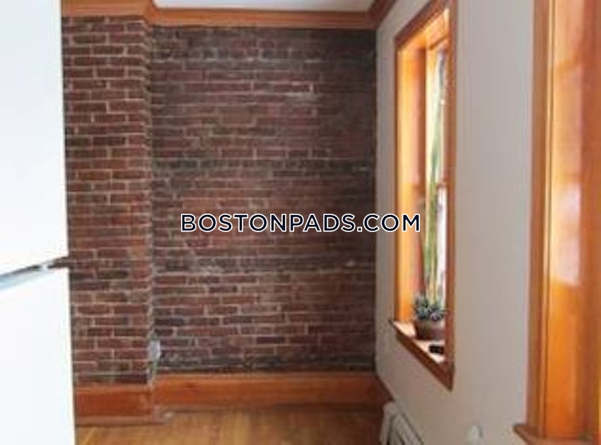 CAMBRIDGE - HARVARD SQUARE - 1 Bed, 1 Bath - Image 6