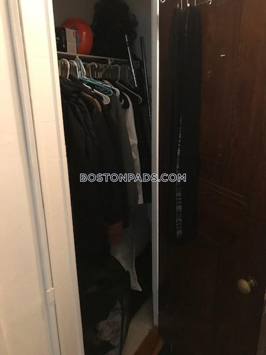 BOSTON - NORTHEASTERN/SYMPHONY - 3 Beds, 1 Bath - Image 2