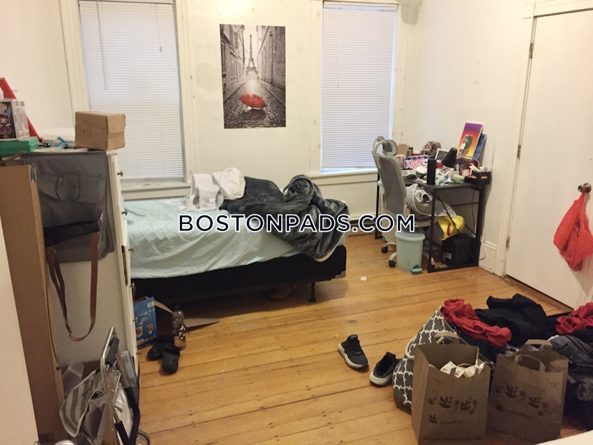 BOSTON - MISSION HILL - 3 Beds, 1 Bath - Image 13