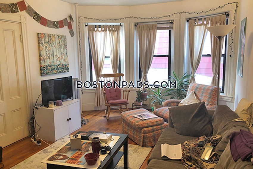 SOMERVILLE - PORTER SQUARE - 3 Beds, 1 Bath - Image 1