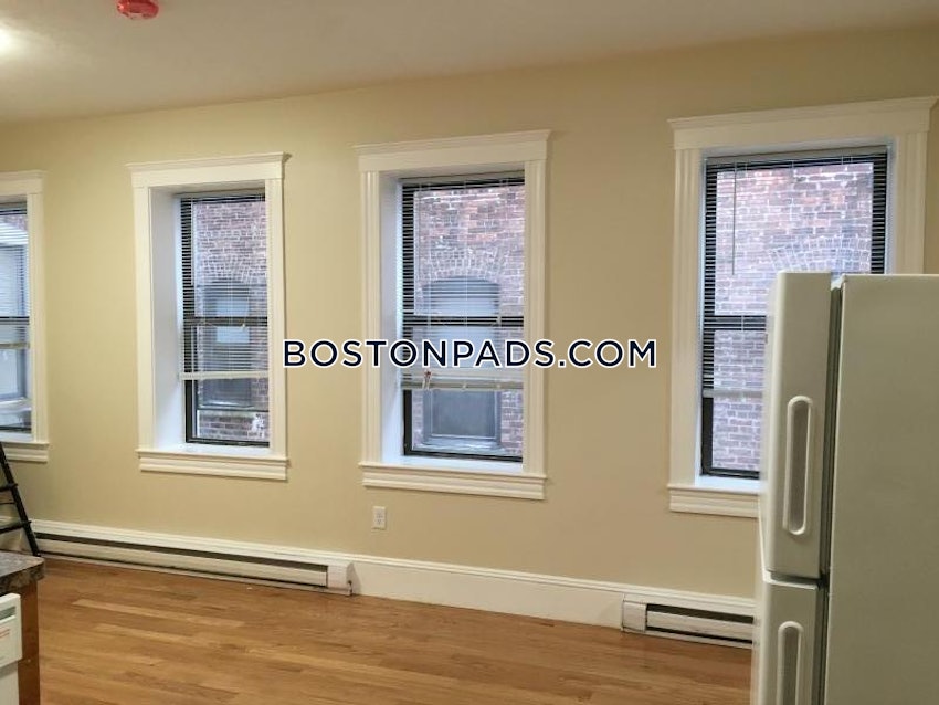 BOSTON - MISSION HILL - 4 Beds, 2 Baths - Image 5