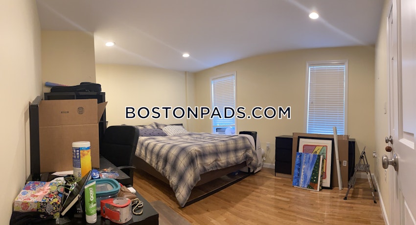 BOSTON - ROSLINDALE - 3 Beds, 1 Bath - Image 5