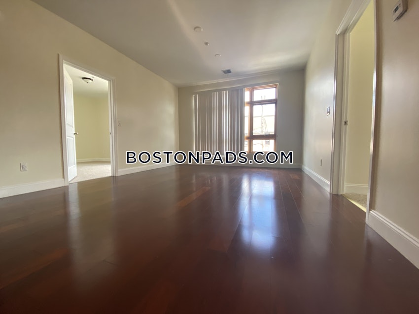 CHELSEA - 2 Beds, 2 Baths - Image 2