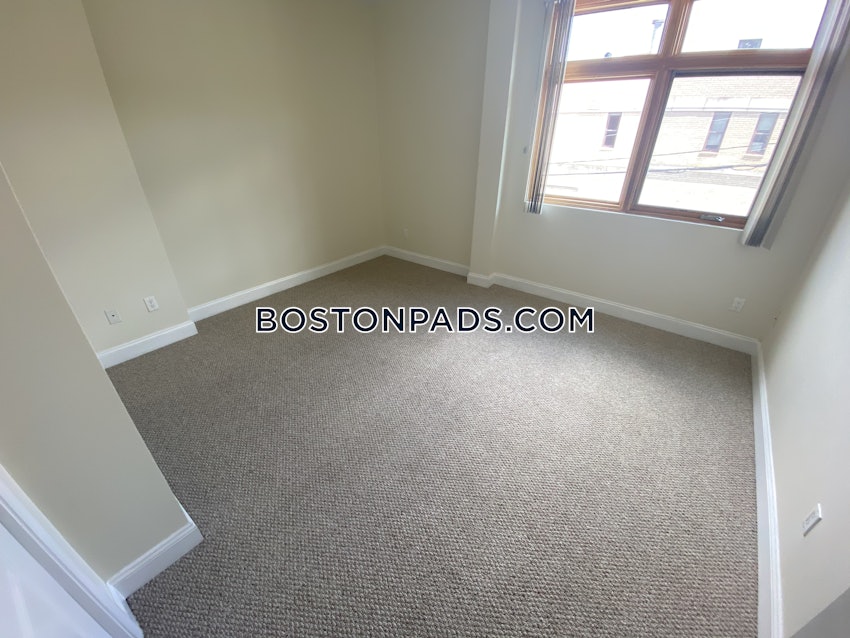 CHELSEA - 2 Beds, 2 Baths - Image 18