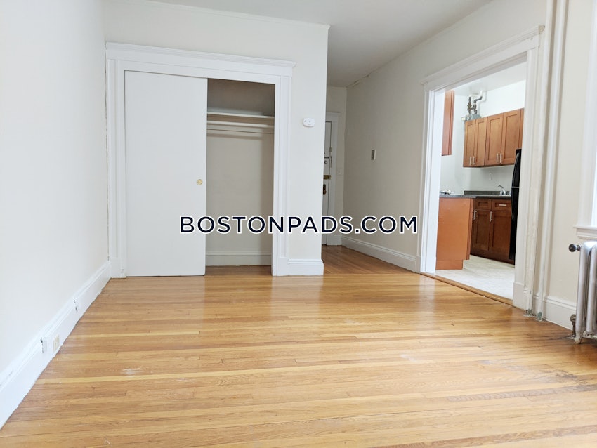 BOSTON - FENWAY/KENMORE - 1 Bed, 1 Bath - Image 3