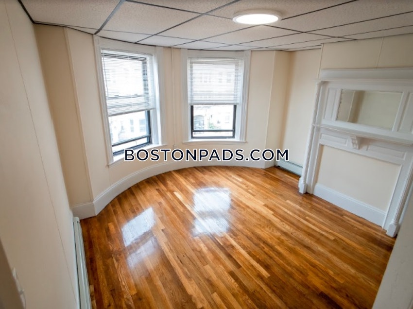 BOSTON - MISSION HILL - 4 Beds, 1 Bath - Image 7