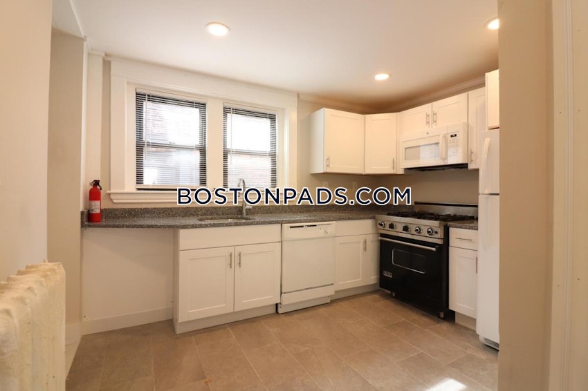 CAMBRIDGE - PORTER SQUARE - 3 Beds, 1 Bath - Image 2