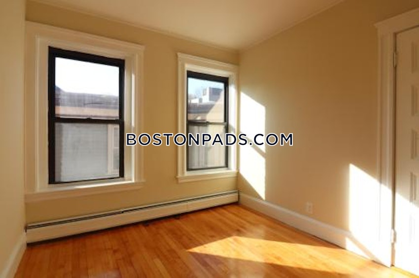 CAMBRIDGE - PORTER SQUARE - 3 Beds, 1 Bath - Image 4