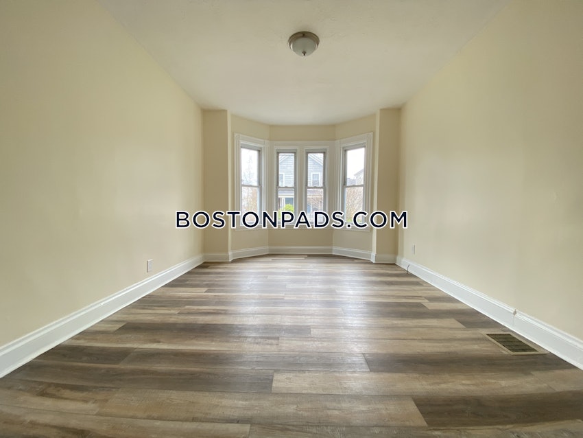 BOSTON - JAMAICA PLAIN - CENTER - 3 Beds, 1.5 Baths - Image 12