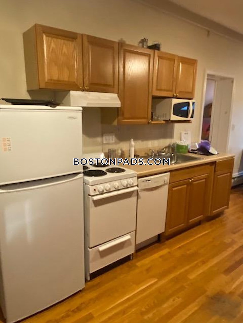 CAMBRIDGE - INMAN SQUARE - 1 Bed, 1 Bath - Image 2