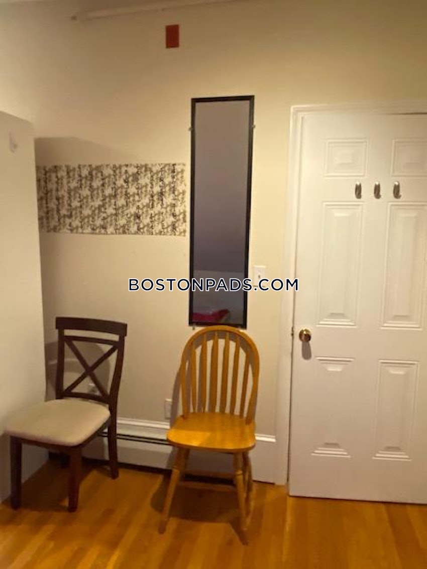 CAMBRIDGE - INMAN SQUARE - 1 Bed, 1 Bath - Image 4