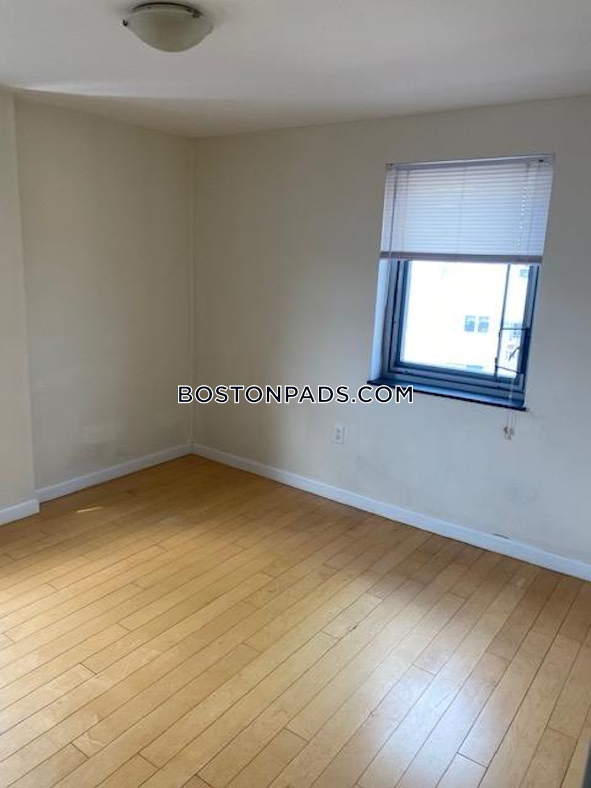 BELMONT - 2 Beds, 1 Bath - Image 9