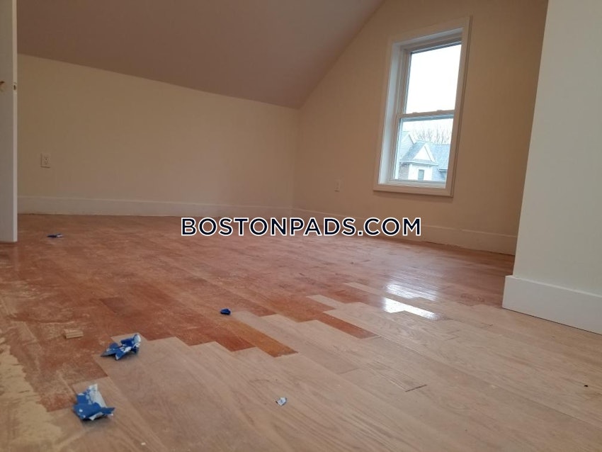 SOMERVILLE - DAVIS SQUARE - 5 Beds, 2 Baths - Image 23