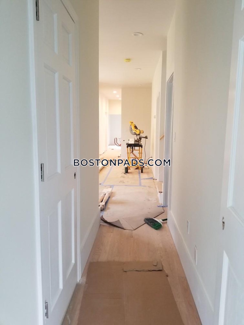 SOMERVILLE - DAVIS SQUARE - 5 Beds, 2 Baths - Image 11