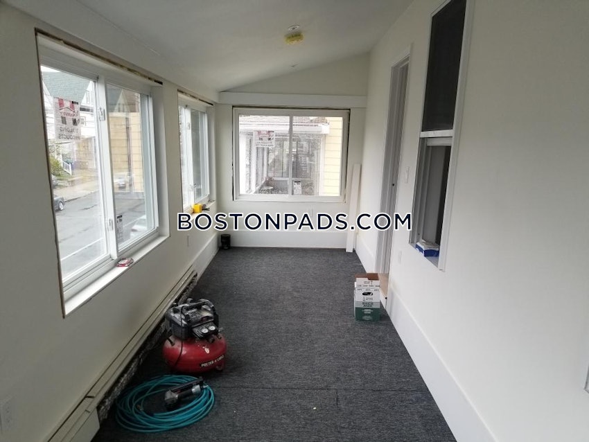 SOMERVILLE - DAVIS SQUARE - 5 Beds, 2 Baths - Image 10