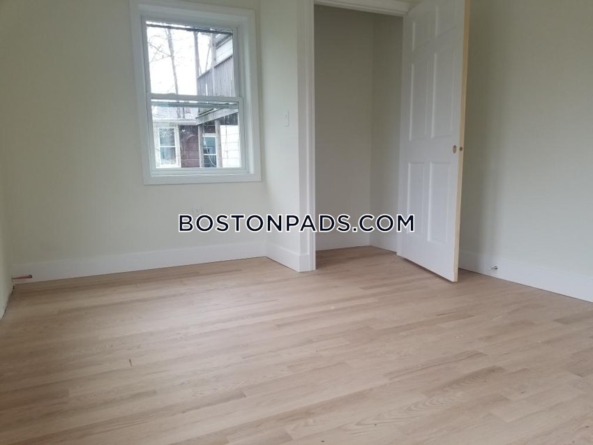 SOMERVILLE - DAVIS SQUARE - 5 Beds, 2 Baths - Image 3