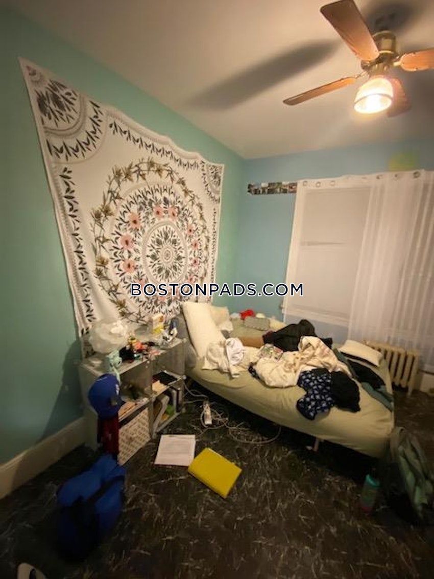 BOSTON - MISSION HILL - 4 Beds, 1 Bath - Image 18