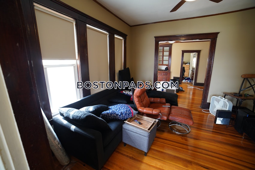 SOMERVILLE - WINTER HILL - 4 Beds, 1 Bath - Image 19