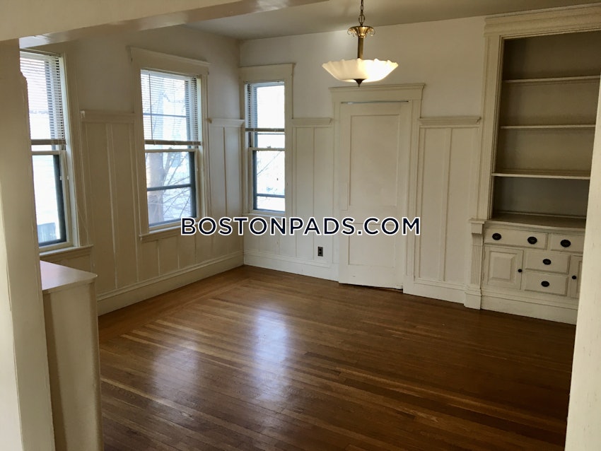 NEWTON - NEWTONVILLE - 3 Beds, 1 Bath - Image 3