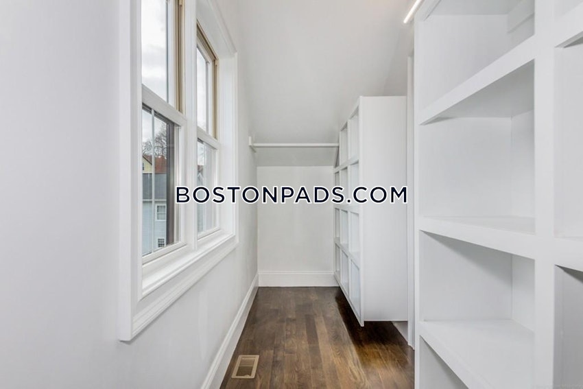 BOSTON - FORT HILL - 4 Beds, 3.5 Baths - Image 4