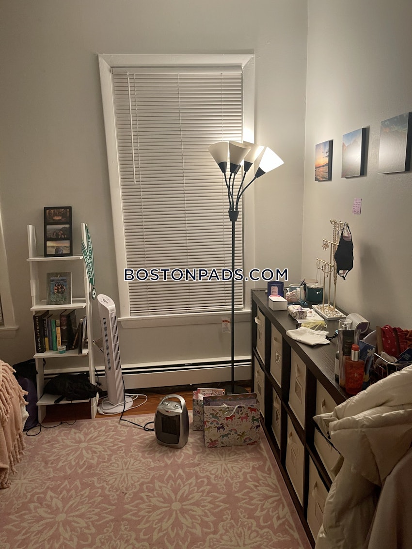 BOSTON - MISSION HILL - 4 Beds, 2 Baths - Image 31