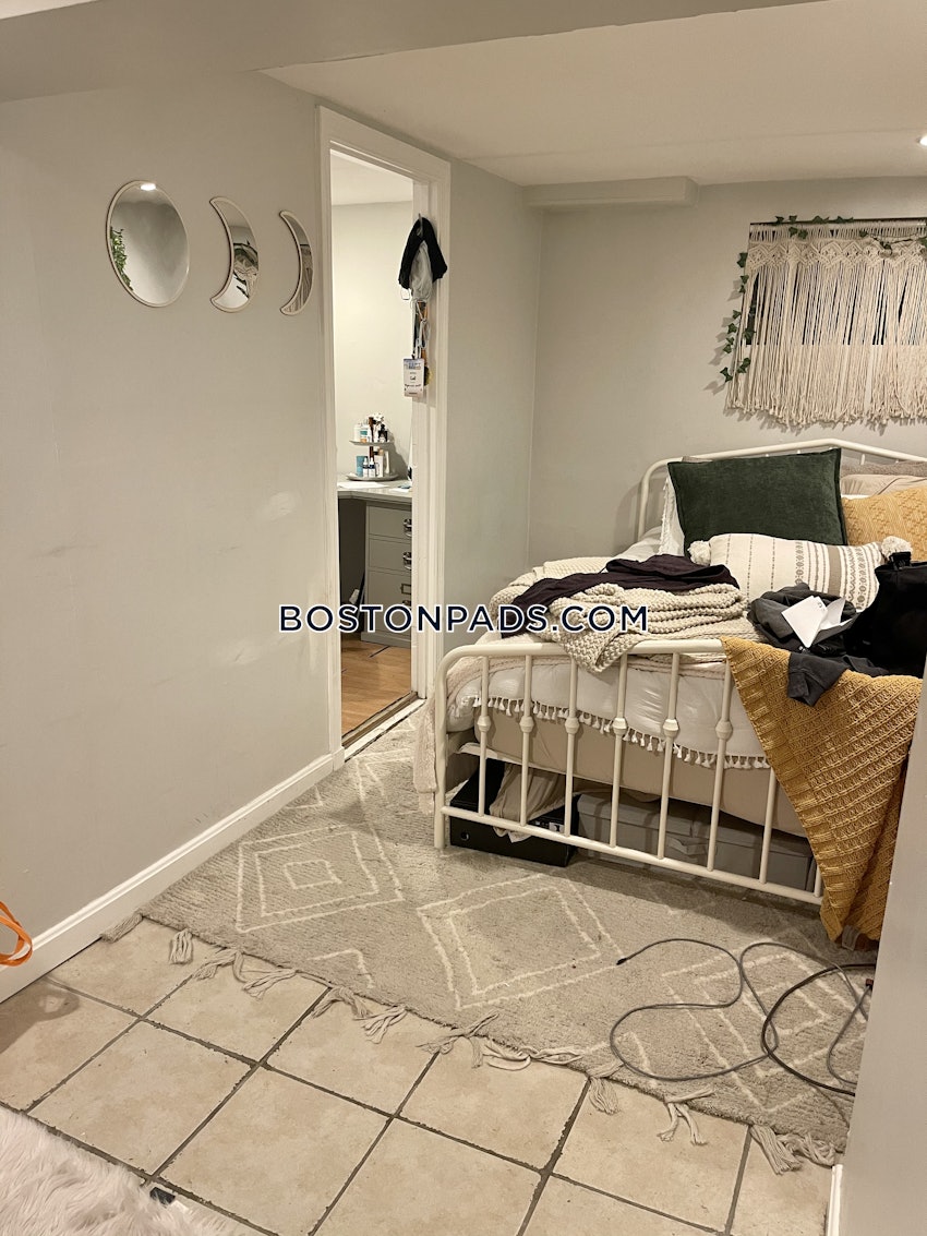 BOSTON - MISSION HILL - 4 Beds, 2 Baths - Image 27