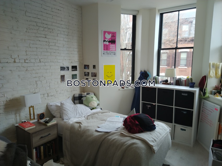 BOSTON - MISSION HILL - 3 Beds, 3 Baths - Image 5