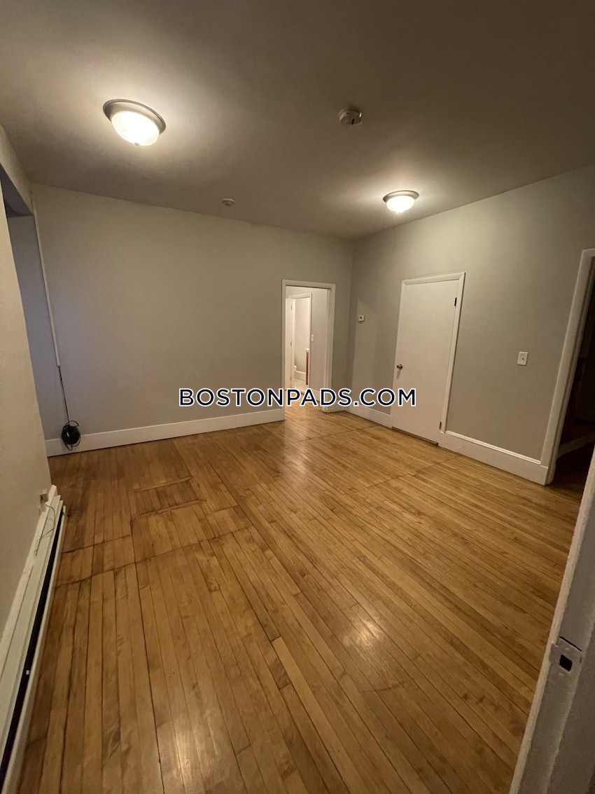 BOSTON - ALLSTON - 5 Beds, 2 Baths - Image 11