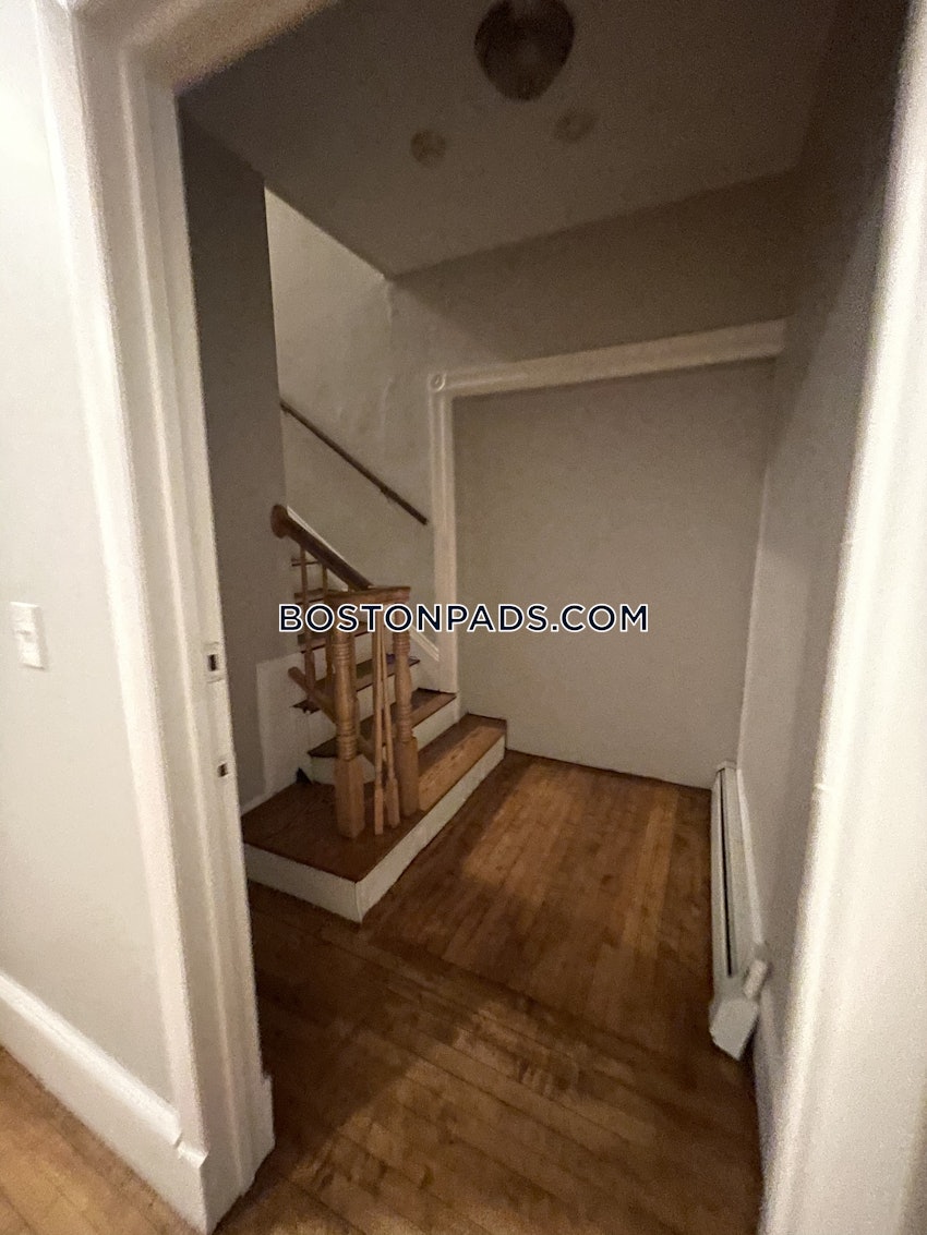 BOSTON - ALLSTON - 5 Beds, 2 Baths - Image 9