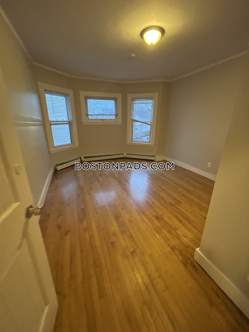 BOSTON - ALLSTON - 5 Beds, 2 Baths - Image 17