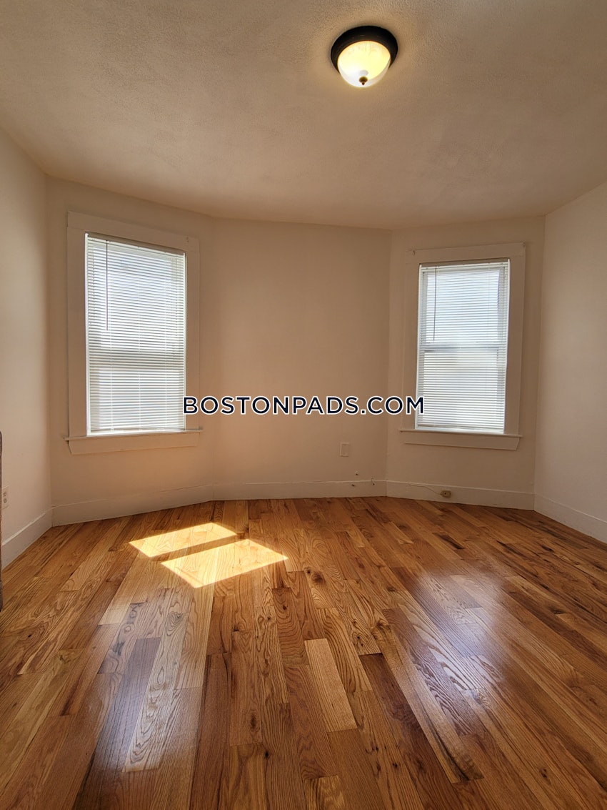 BOSTON - MATTAPAN - 4 Beds, 1 Bath - Image 52