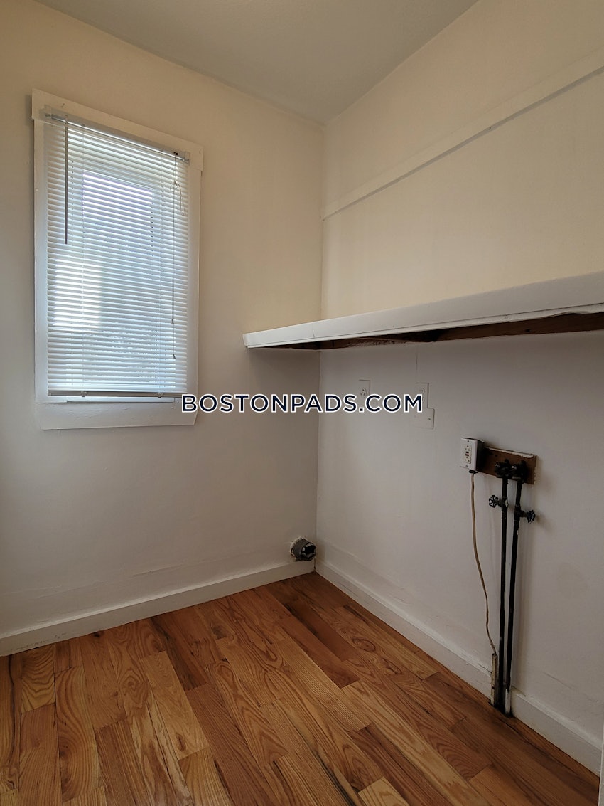 BOSTON - MATTAPAN - 4 Beds, 1 Bath - Image 35