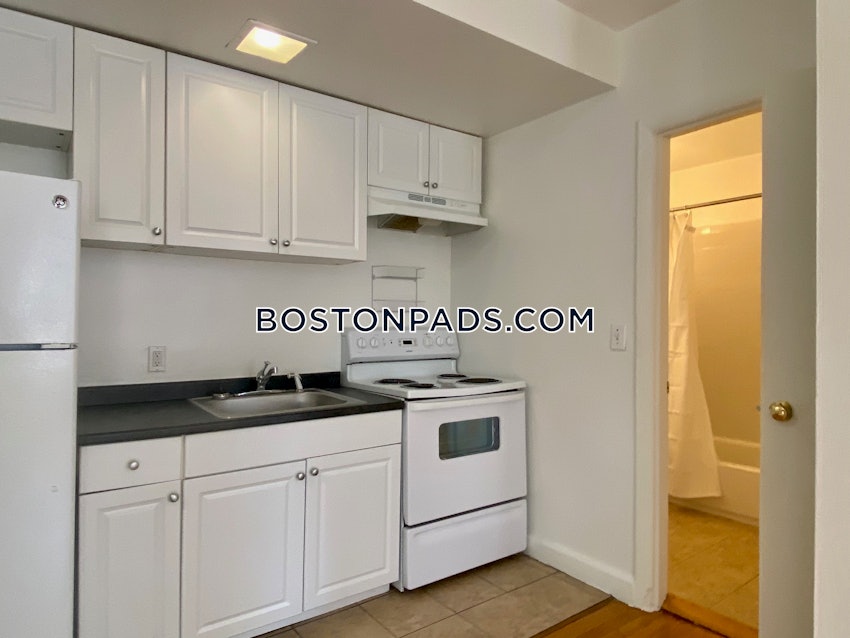 BOSTON - BACK BAY - 1 Bed, 1 Bath - Image 1