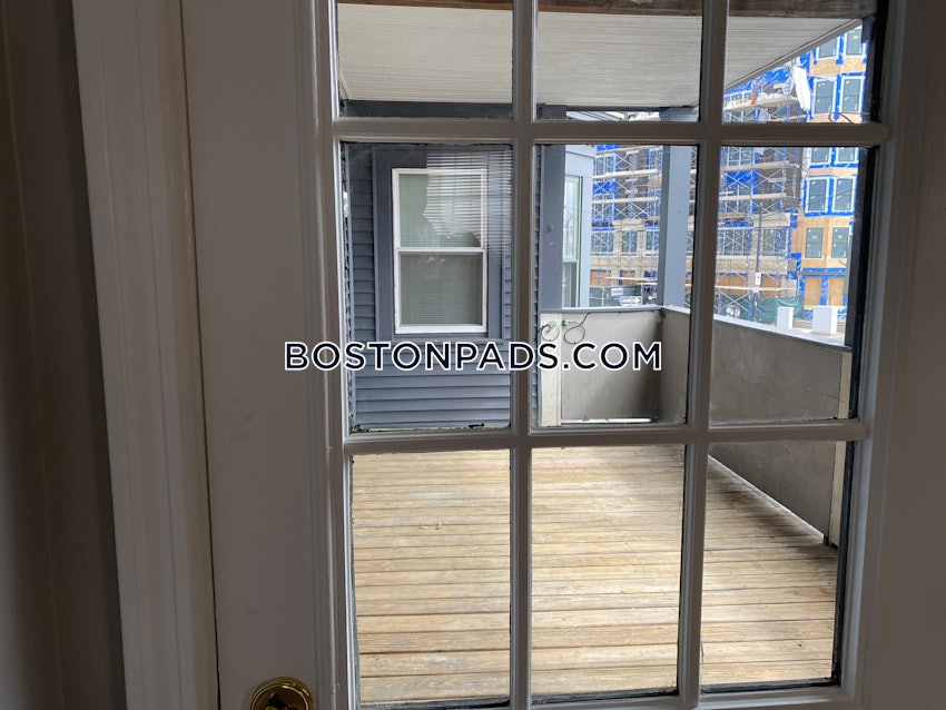 BOSTON - SOUTH BOSTON - ANDREW SQUARE - 4 Beds, 1 Bath - Image 9