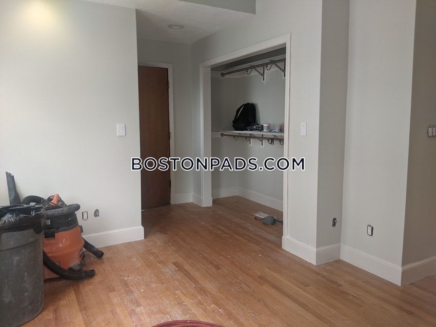 BOSTON - LOWER ALLSTON - 3 Beds, 1 Bath - Image 1