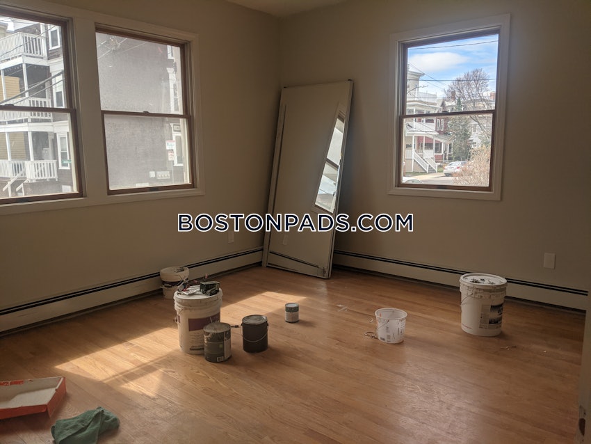 BOSTON - LOWER ALLSTON - 3 Beds, 1 Bath - Image 10