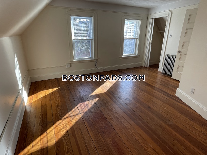 SOMERVILLE - DAVIS SQUARE - 1 Bed, 1 Bath - Image 6