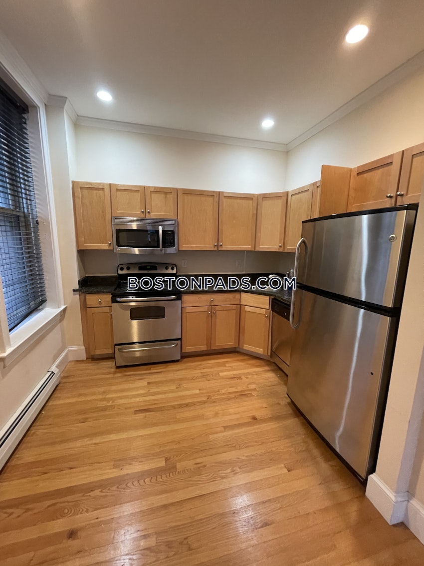 BOSTON - BACK BAY - 1 Bed, 1 Bath - Image 2