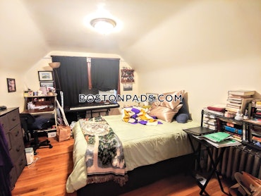 Boston - 5 Beds, 2 Baths