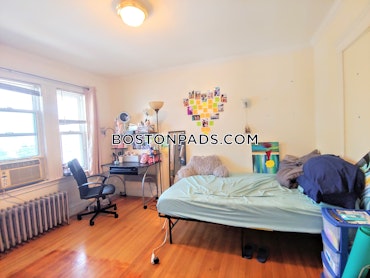 Boston - 5 Beds, 2 Baths