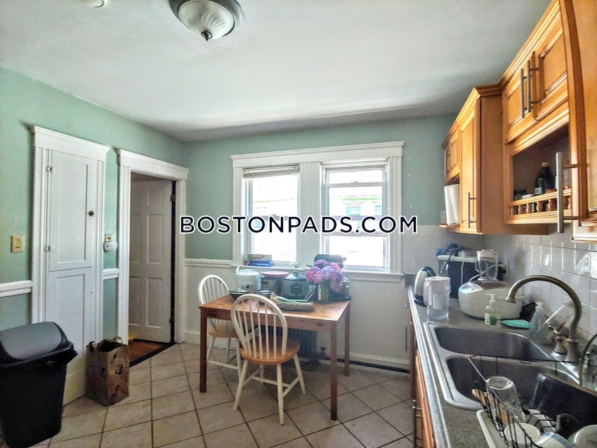 BOSTON - LOWER ALLSTON - 5 Beds, 2 Baths - Image 4