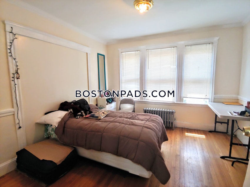 BOSTON - LOWER ALLSTON - 5 Beds, 2 Baths - Image 9